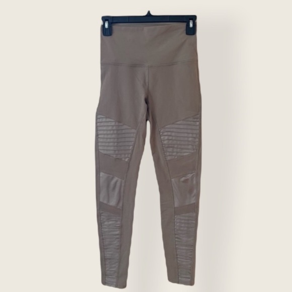 ALO Yoga Tan High-Waisted Rise Moto Legging Contouring Stretch Medium Women’s - Picture 5 of 11